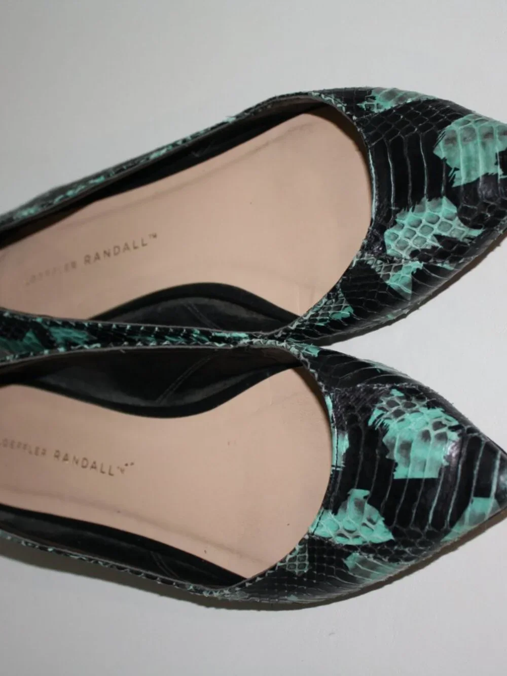 Loeffler Randall - Black & Teal Snakeskin Pointed Toe Flats - Sz 8 - Picture 4 of 12